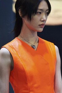 detail-defile-salvatore-ferragamo-automne-hiver-2021-2022-milan-detail-6.thumb.jpg.538318b8d3eed28bbb62eabbc483414d.jpg