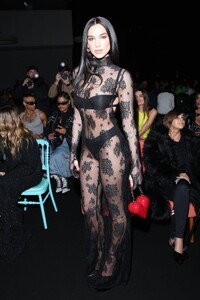 dua-lipa-at-gcds-fashion-show-at-mfw-in-milan-02-23-2023-5.jpg