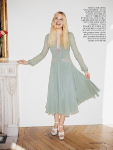 elle-3.thumb.jpg.bb82b61367f2e8effd4ae1b4a7b8f0e6.jpg