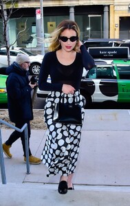 emma-roberts-arrives-at-kate-spade-fashion-show-in-new-york-02-10-2023-1.jpg