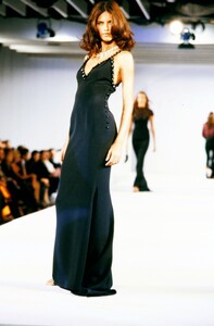 escada-2001-11.thumb.jpg.1ec1795f6a0927e747151a1fc26daa29.jpg