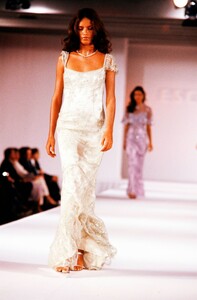 escada-2001-13.thumb.jpg.4a3c6f2c2d368d1230d4c74a9292f6a7.jpg