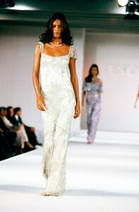 escada-2001-14.thumb.jpg.e4b7e4f1c7cef4c68336e95b2c6f5f67.jpg