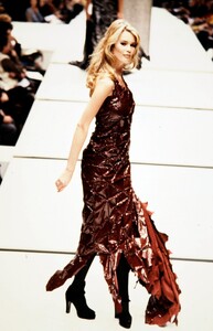 fendi-fw-92-17.thumb.jpg.0dca80f81a9226790e009069fd66ef7d.jpg