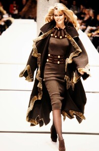 fendi-fw-92-2.thumb.jpg.7092ce83019970567c37a37ec57039a5.jpg