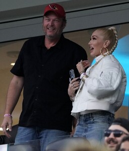 gwen-stefani-at-los-angeles-rams-vs-arizona-cardinals-game-at-sofi-stadium-11-13-2022-0.jpg