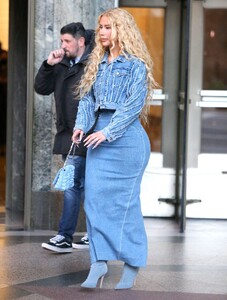 iggy-azalea-leaves-sony-offices-in-new-york-02-14-2023-0.jpg