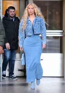 iggy-azalea-leaves-sony-offices-in-new-york-02-14-2023-5.jpg