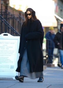 irina-shayk-out-and-about-in-new-york-02-01-2023-1.jpg