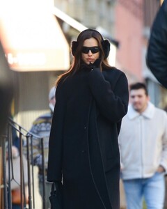 irina-shayk-out-and-about-in-new-york-02-01-2023-3.jpg