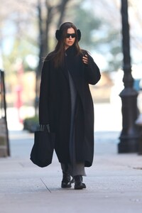 irina-shayk-out-and-about-in-new-york-02-01-2023-5.jpg