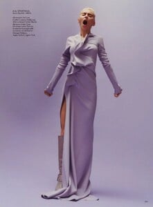 iris-law-for-vogue-magazine-france-march-2023-0.jpg
