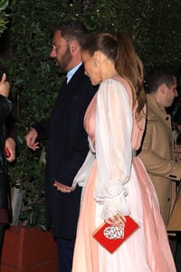 jennifer-lopez-and-ben-affleck-out-for-dinner-on-valentine-s-day-in-santa-monica-02-14-2023-2.jpg