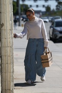 jennifer-lopez-arrives-at-dance-rehearsal-in-west-hollywood-02-15-2023-2.jpg