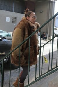 jennifer-lopez-heading-to-a-sudio-in-santa-monica-02-14-2023-2.jpg