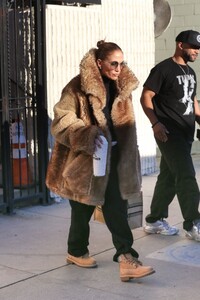 jennifer-lopez-leaves-a-dance-studio-in-los-angeles-02-06-2023-0.jpg