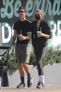 kaia-gerber-and-travis-jakcson-out-in-los-feliz-01-28-2023-2.jpg