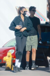 kaia-gerber-and-travis-jakcson-out-in-los-feliz-01-28-2023-3.jpg