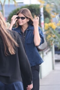 kaia-gerber-arrives-at-all-time-restaurant-in-los-feliz-01-26-2023-1.jpg