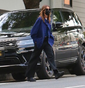 kaia-gerber-out-and-about-in-los-angeles-01-14-2023-4.jpg