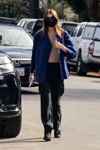 kaia-gerber-out-for-lunch-at-all-time-in-los-feliz-02-03-2023-2.jpg