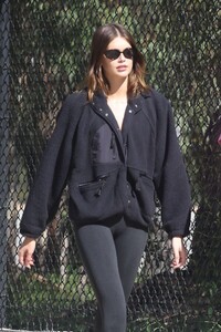 kaia-gerber-out-walk-in-a-park-with-a-friend-and-her-dog-in-los-angeles-02-08-2023-0.jpg