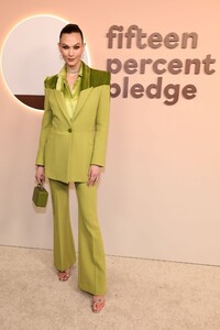 karlie-kloss-at-2023-fifteen-percent-pledge-gala-in-new-york-02-04-2023-5.jpg