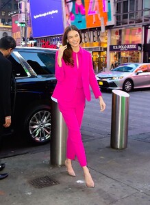 karlie-kloss-out-and-about-in-new-york-02-14-2023-5.jpg