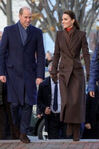 kate-middleton-and-prince-william-at-boston-harbour-defences-12-01-2022-10.jpg