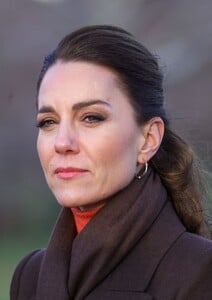 kate-middleton-and-prince-william-at-boston-harbour-defences-12-01-2022-9.jpg