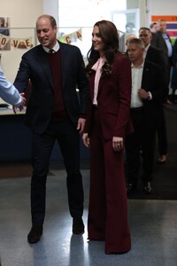 kate-middleton-and-prince-william-visits-roca-a-non-profit-organisation-in-boston-12-01-2022-4.jpg