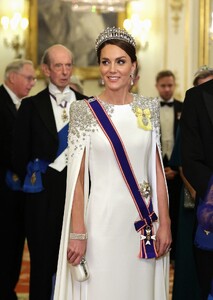 kate-middleton-at-state-banquet-at-buckingham-palace-in-london-11-22-2022-2.jpg