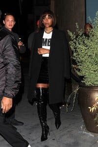 kelly-rowland-leaves-lebron-james-party-at-the-fleur-room-in-los-angeles-02-08-2023-0.thumb.jpg.0a6c1b7643ff6edd1553a5891d5a1d0c.jpg