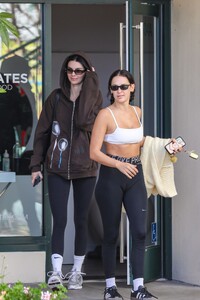 kendall-jenner-leaves-workout-with-a-friend-in-los-angeles-02-05-2023-1.jpg
