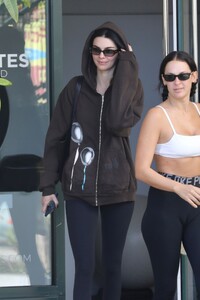 kendall-jenner-leaves-workout-with-a-friend-in-los-angeles-02-05-2023-6.jpg