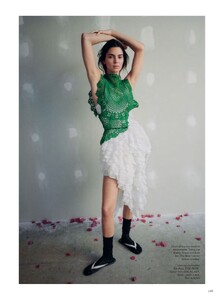 kendall-jenner-vogue-march-2023-issue-4.jpg