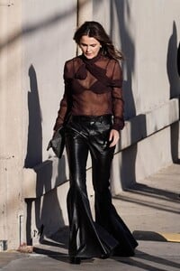 keri-russell-arrives-at-jimmy-kimmel-live-in-hollywood-02-22-2023-5.jpg