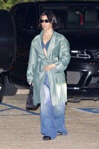 kourtney-kardashian-arrives-at-nobu-restaurant-in-malibu-02-20-2023-6.jpg