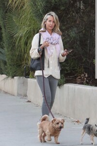 lady-victoria-hervey-out-with-her-dog-in-west-hollywood-11-14-2022-3.jpg