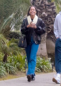 laura-harrier-out-for-lunch-with-a-friend-in-los-feliz-01-30-2023-6.jpg