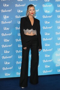 laura-whitmore-at-itv-palooza-at-royal-festival-hall-in-london-11-15-2022-5.jpg