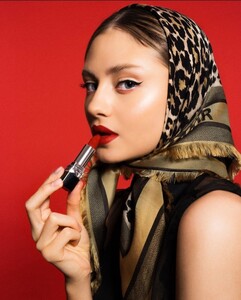 leni-klum-for-dior-beauty-campaign-2023-3.jpg