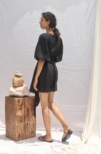 lia-dress-mini-noir-3.webp
