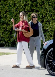 lisa-rinna-and-delilah-hamlin-heading-to-workout-in-west-hollywood-04-01-2022-8.jpg