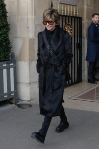 lisa-rinna-and-erika-jayne-leaves-their-hotel-in-paris-01-20-2023-1.jpg