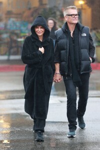 lisa-rinna-and-harry-hamlin-on-a-late-lunch-date-in-bel-air-12-31-2022-6.jpg