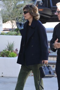 lisa-rinna-and-harry-hamlin-out-for-lunch-in-malibu-11-13-2022-2.jpg