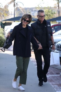 lisa-rinna-and-harry-hamlin-out-for-lunch-in-malibu-11-13-2022-9.jpg