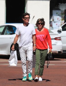 lisa-rinna-and-harry-hamlin-out-shopping-in-malibu-07-02-2022-6.jpg