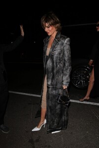 lisa-rinna-arrives-at-alexander-wang-s-fashion-city-runway-show-in-chinatown-04-19-2022-5.jpg